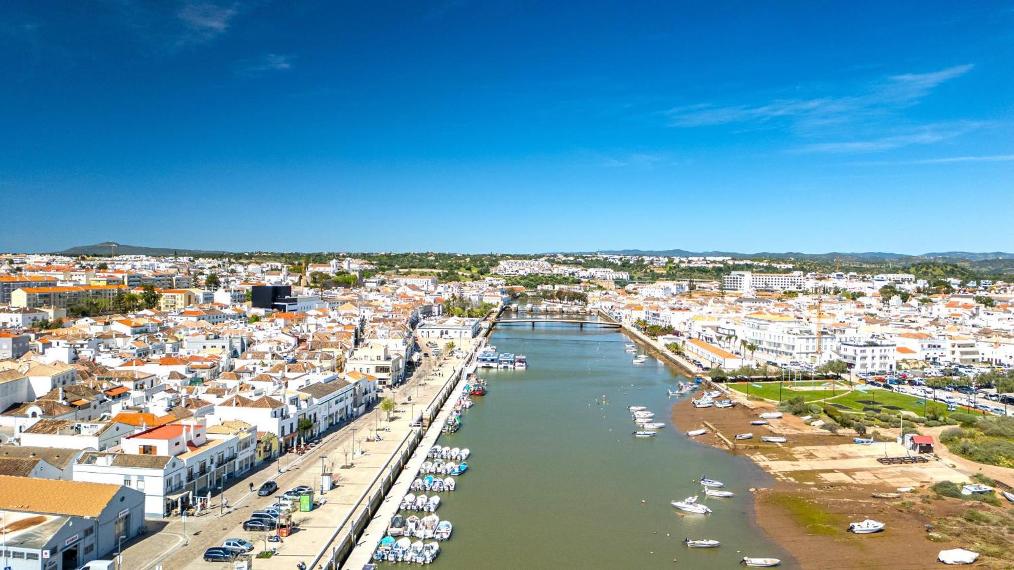Villa Stylish Townhouse In Tavira Centre, Shared Pool Exterior foto